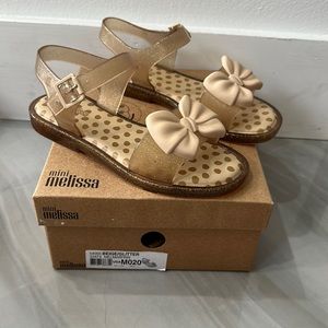 Mini Melissa Beige Mar Princess sandal size 2 kids
